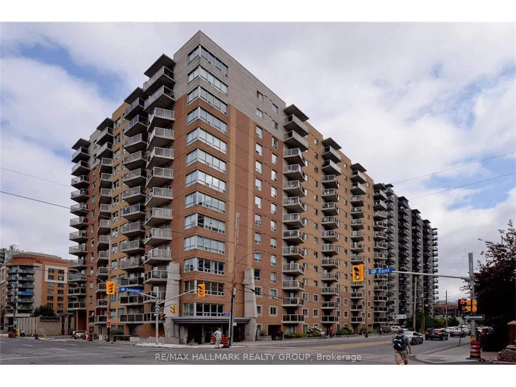 Front of Unit 313, 429 Somerset Street W