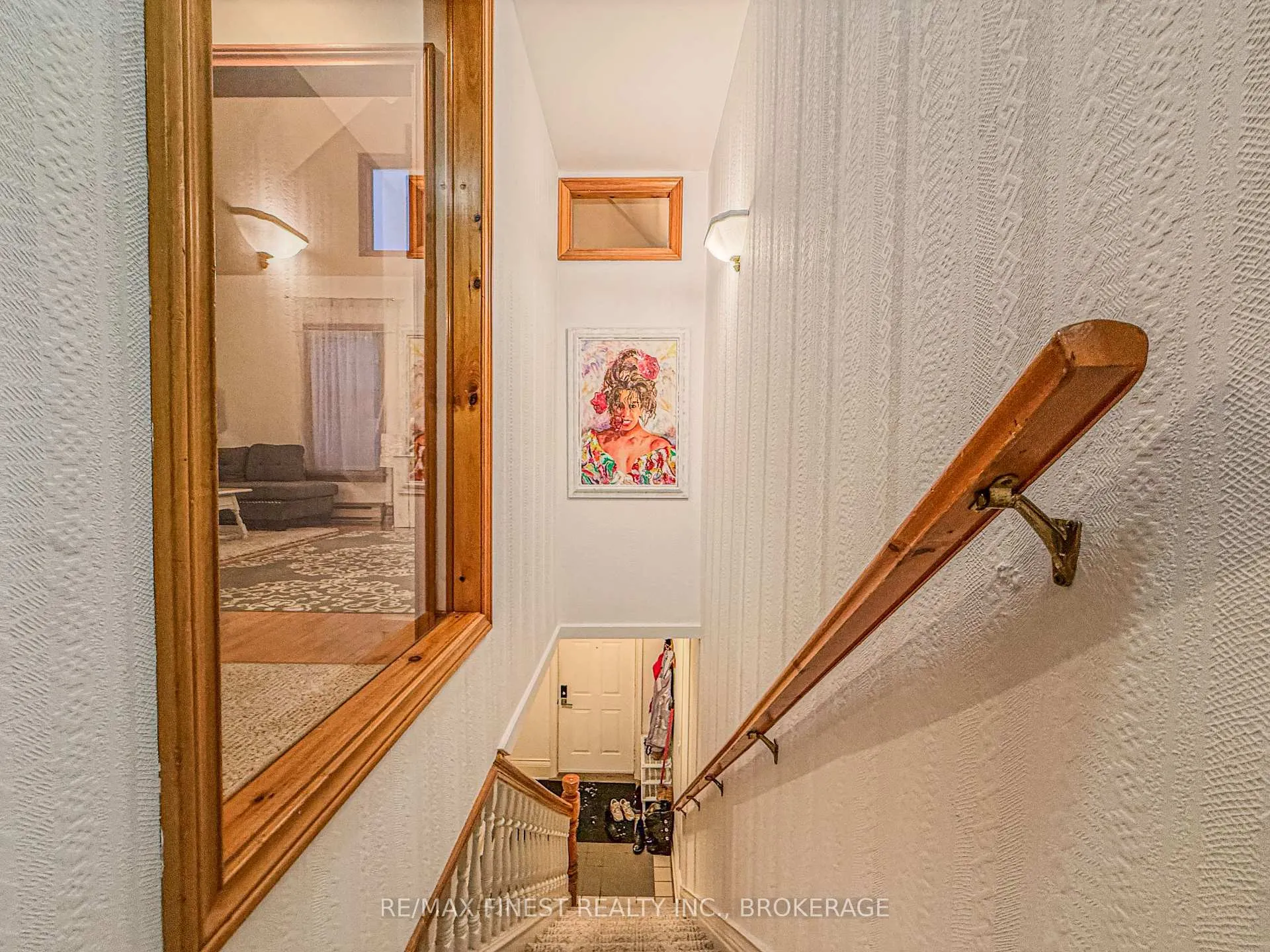 Photo 5 of 166 Queen Street, Kingston, East of Sir John A. Blvd — HOMEH