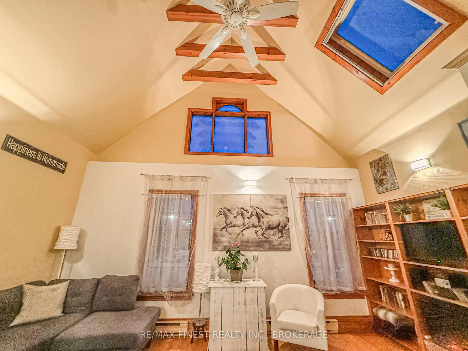 Photo 8 of 166 Queen Street, Kingston, East of Sir John A. Blvd — HOMEH