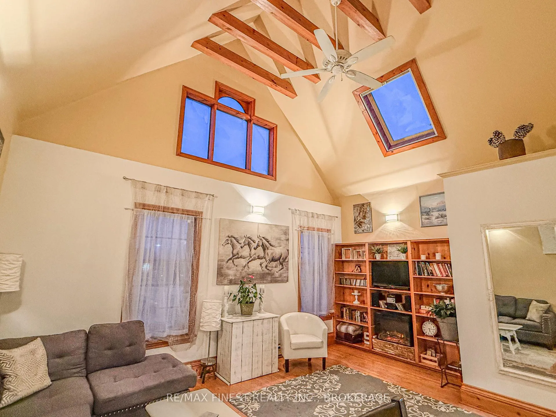 Photo 10 of 166 Queen Street, Kingston, East of Sir John A. Blvd — HOMEH