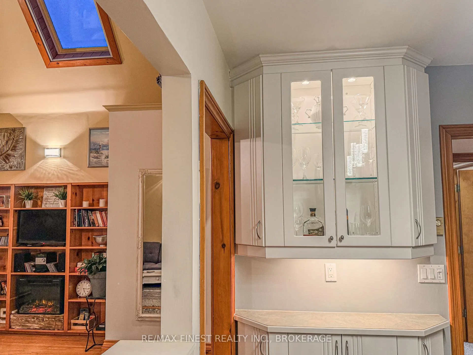 Photo 13 of 166 Queen Street, Kingston, East of Sir John A. Blvd — HOMEH