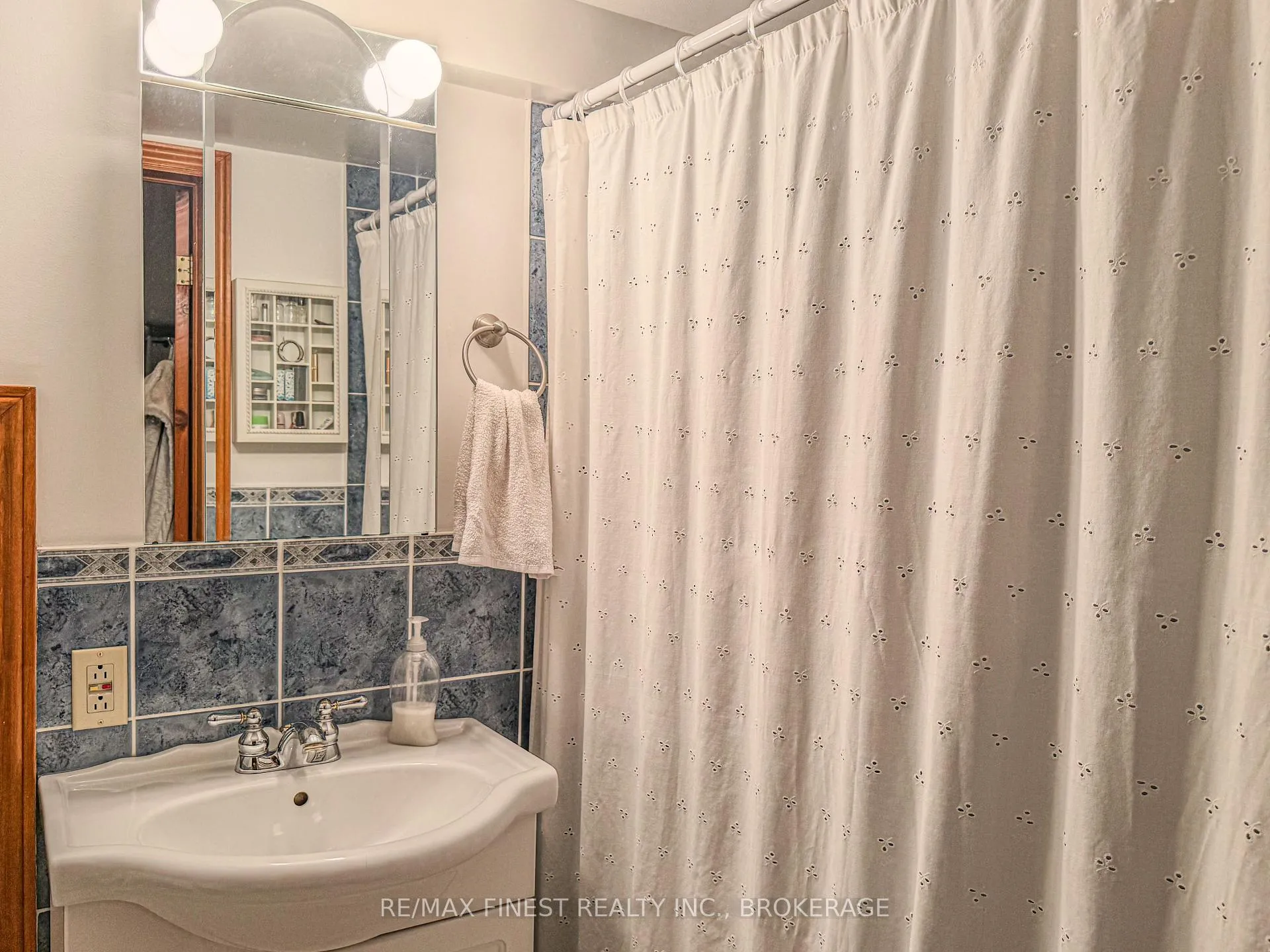 Photo 30 of 166 Queen Street, Kingston, East of Sir John A. Blvd — HOMEH