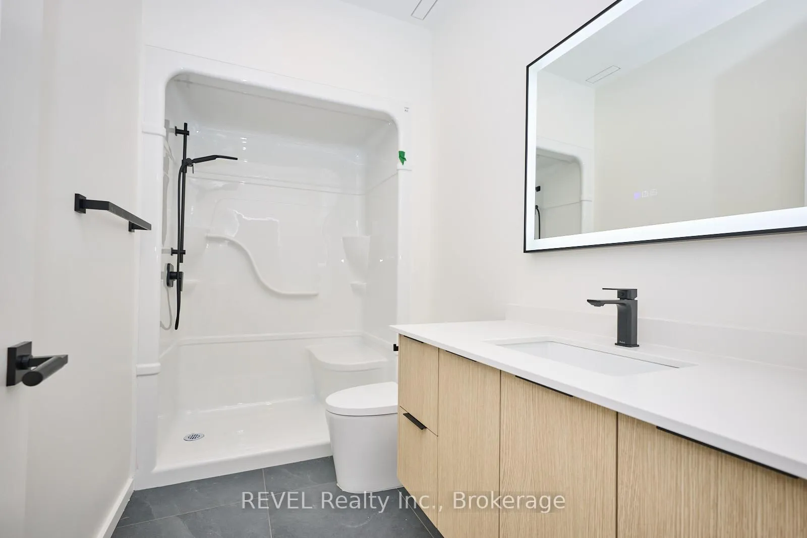 Photo 16 of Unit Unit 3, 5361 Valley Way, Niagara Falls, Cherrywood — HOMEH