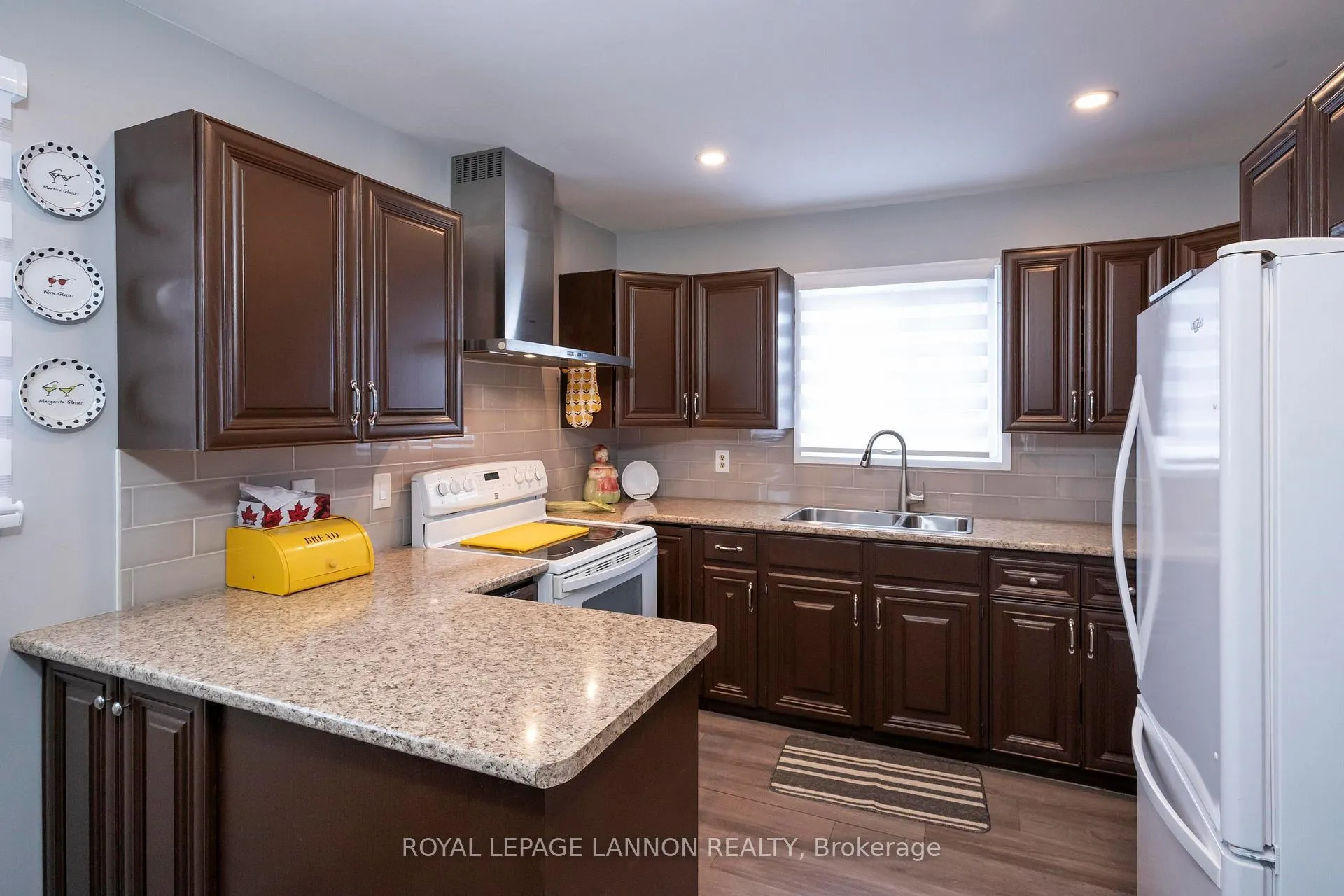 Photo 10 of 821 Michigan Avenue, Thunder Bay, Shuniah — HOMEH