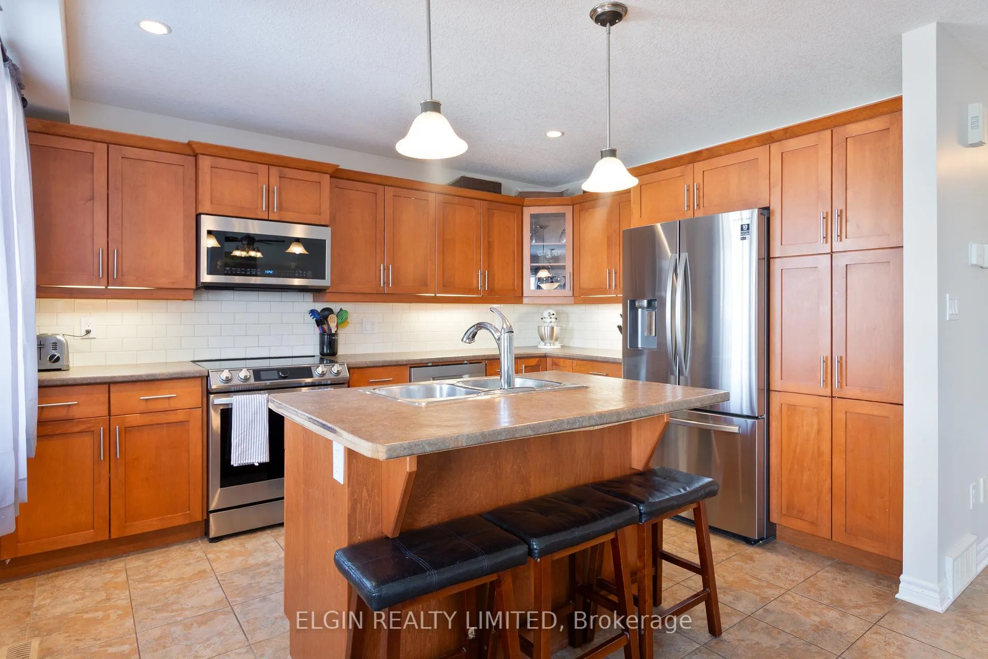 Photo 10 of 18 Peach Tree Boulevard, St. Thomas — HOMEH