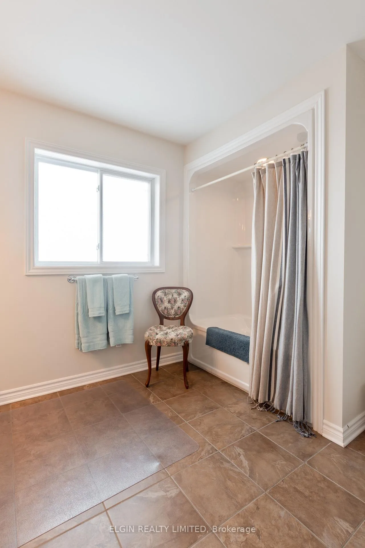 Photo 28 of 18 Peach Tree Boulevard, St. Thomas — HOMEH