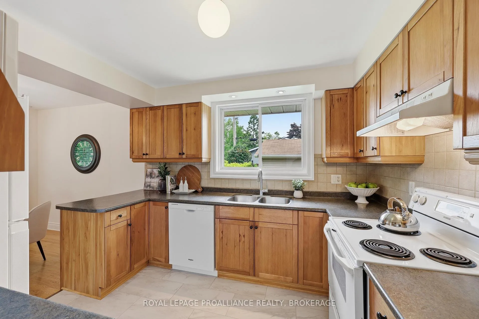 Photo 16 of 59 Metcalfe Avenue, Kingston, Central City West — HOMEH