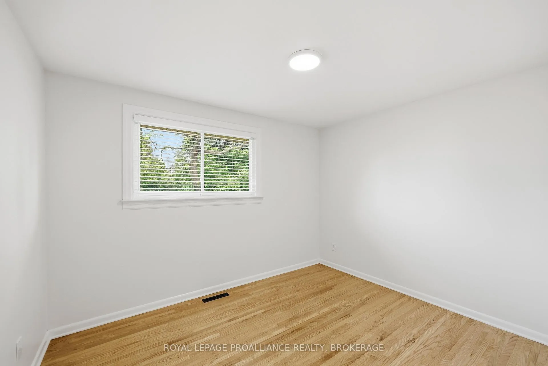 Photo 23 of 59 Metcalfe Avenue, Kingston, Central City West — HOMEH