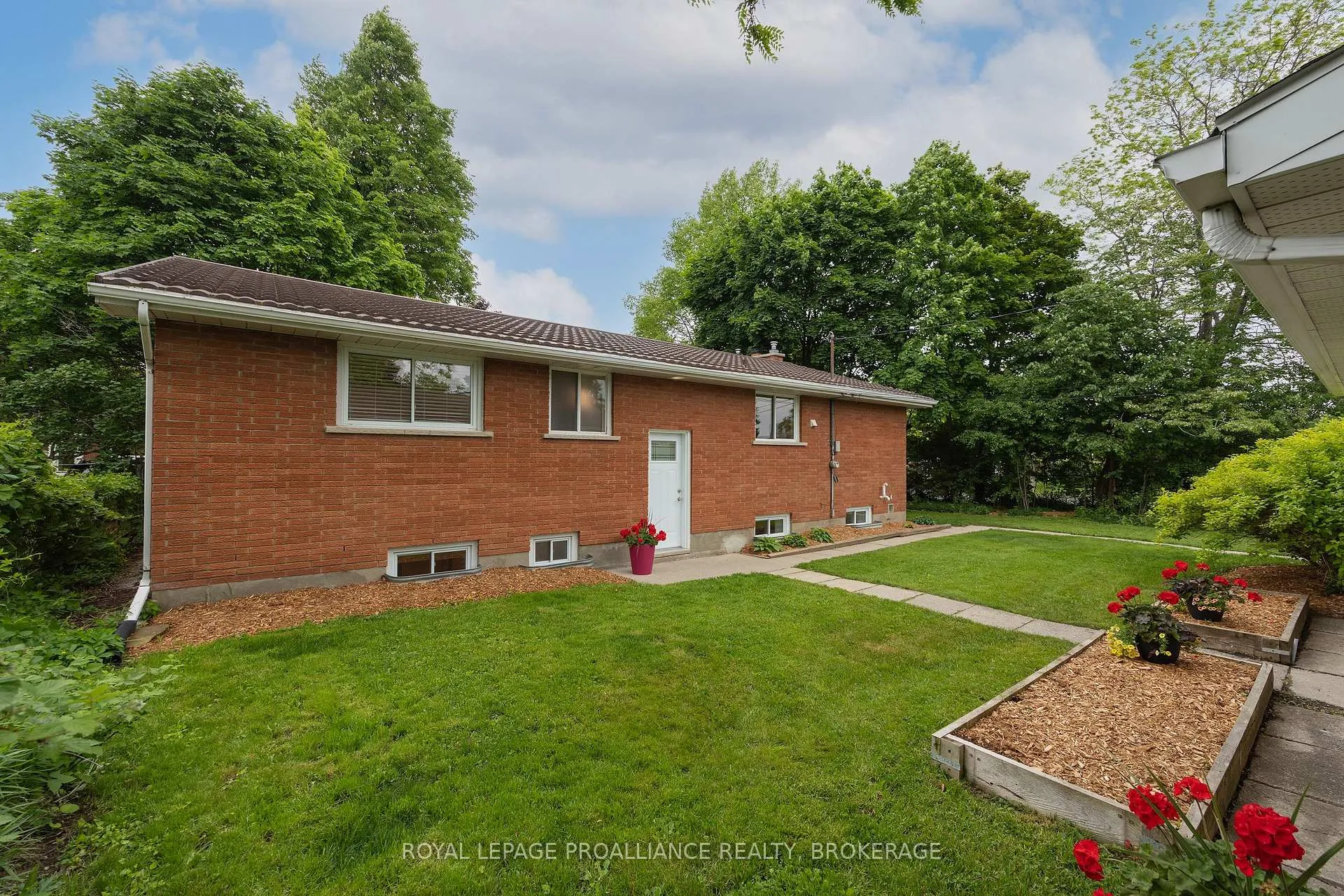 Photo 35 of 59 Metcalfe Avenue, Kingston, Central City West — HOMEH