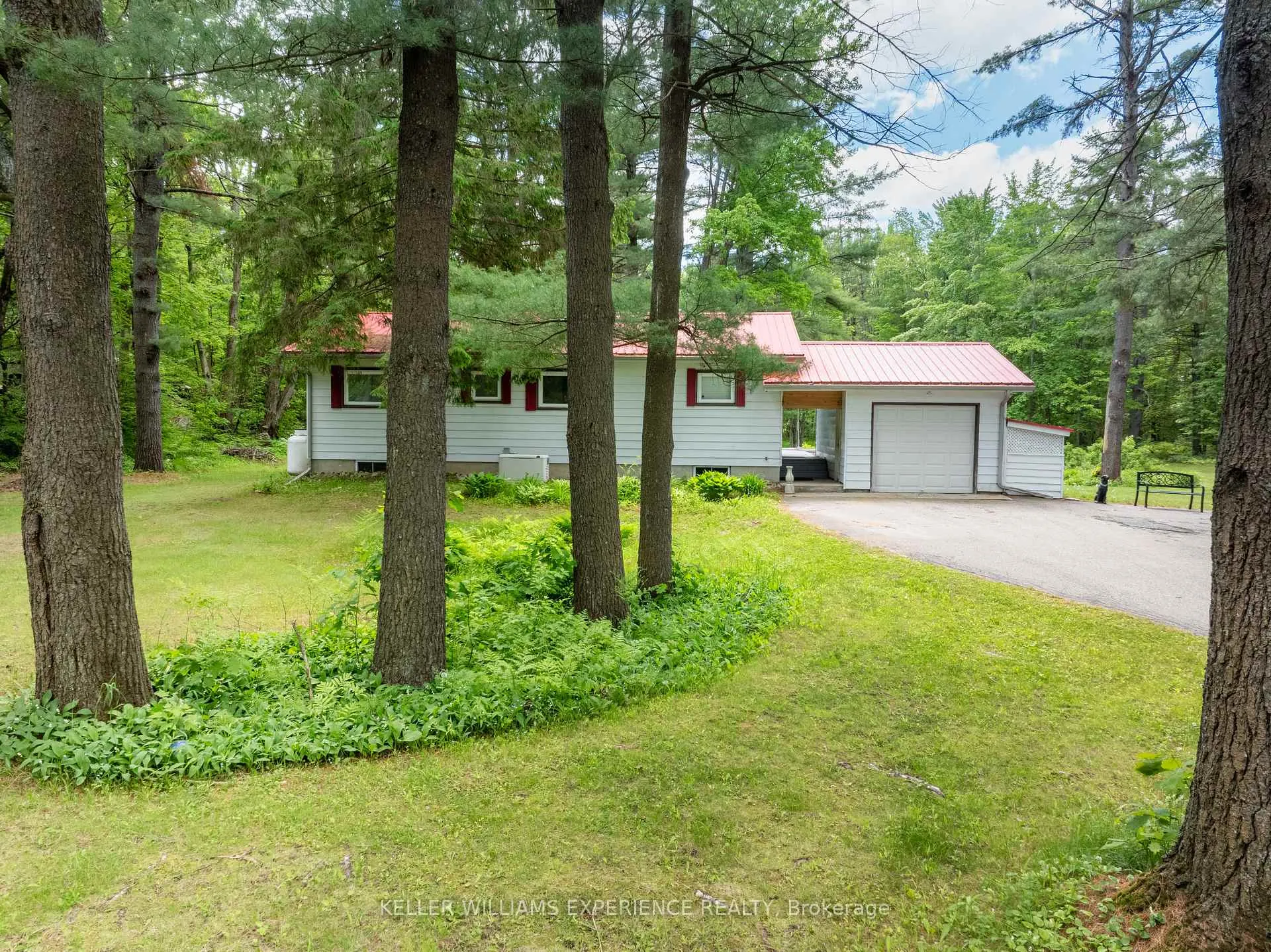 Photo 2 of 1060 Kahshe Lake Road, Gravenhurst, Morrison — HOMEH