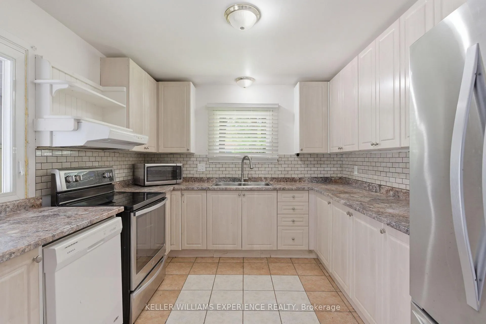 Photo 5 of 1060 Kahshe Lake Road, Gravenhurst, Morrison — HOMEH