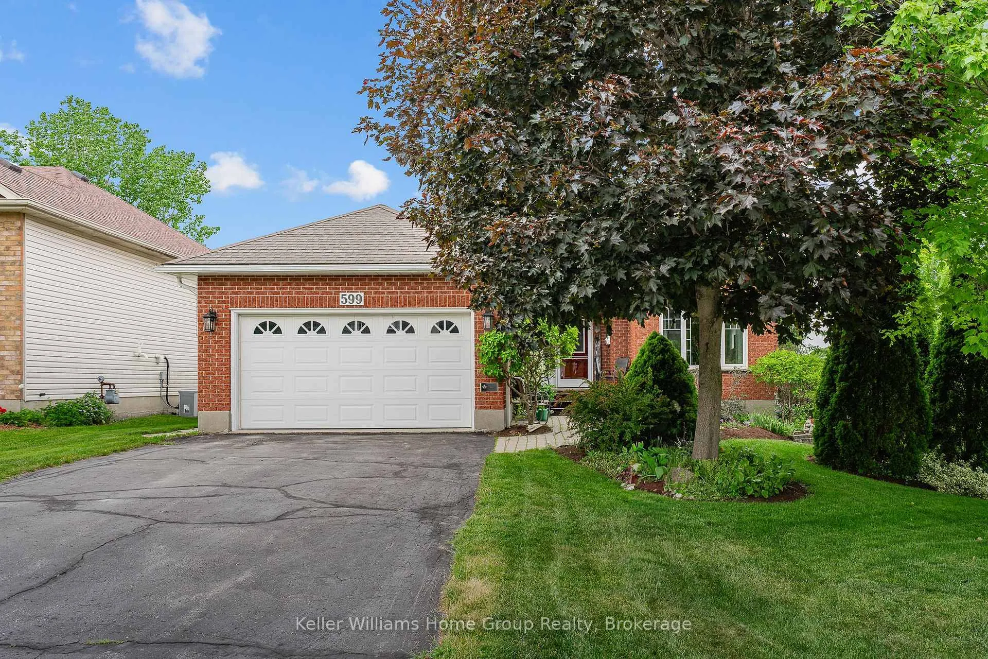 Photo 2 of 599 Harvey Street, Centre Wellington, Fergus — HOMEH