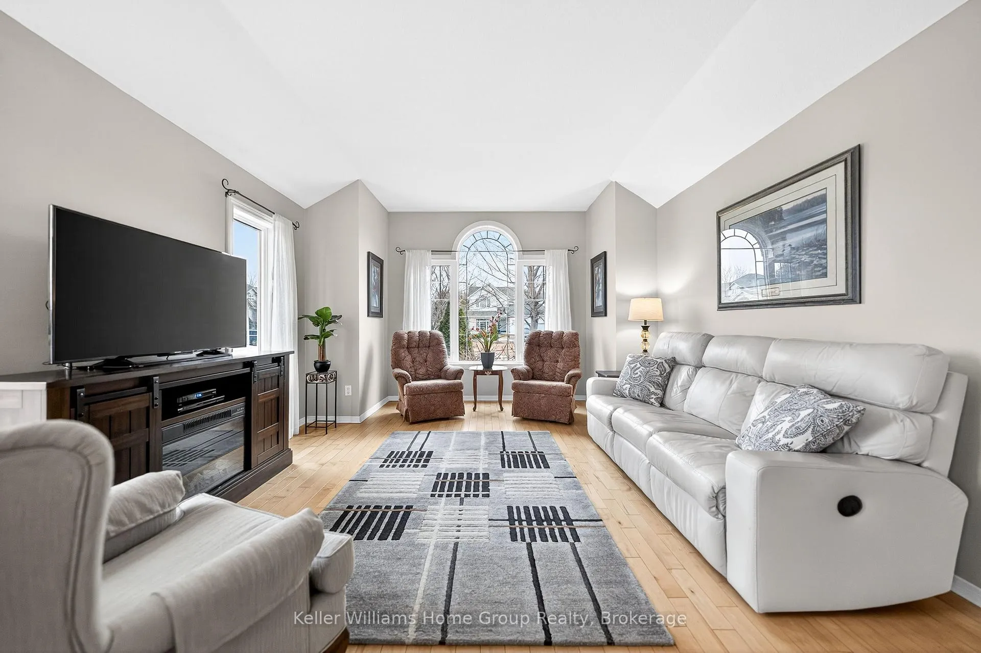 Photo 7 of 599 Harvey Street, Centre Wellington, Fergus — HOMEH