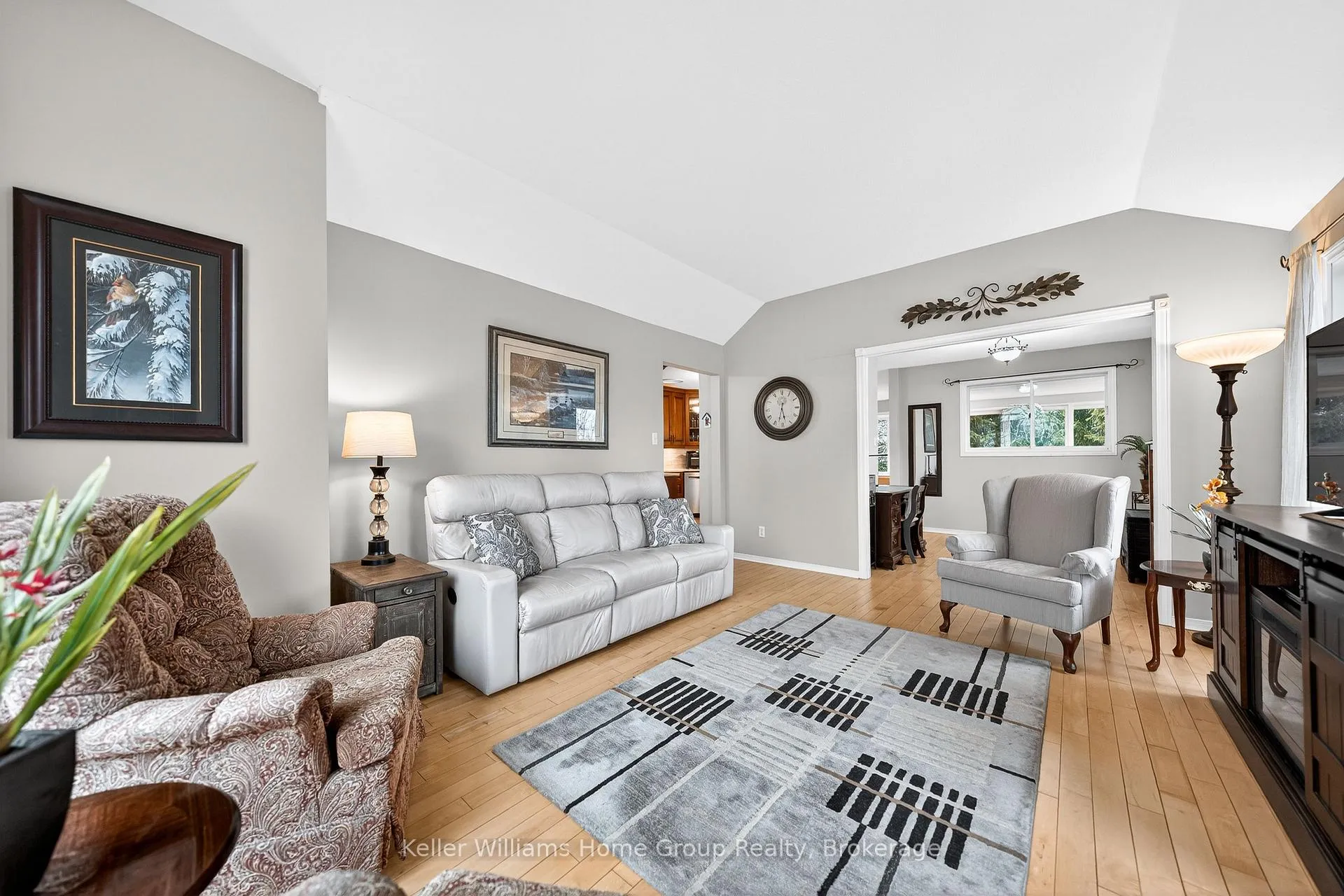 Photo 8 of 599 Harvey Street, Centre Wellington, Fergus — HOMEH