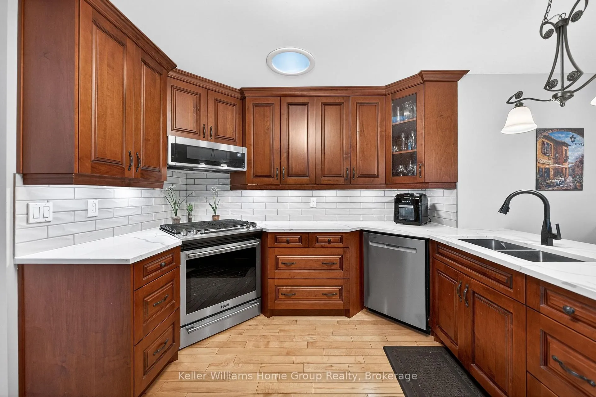 Photo 13 of 599 Harvey Street, Centre Wellington, Fergus — HOMEH