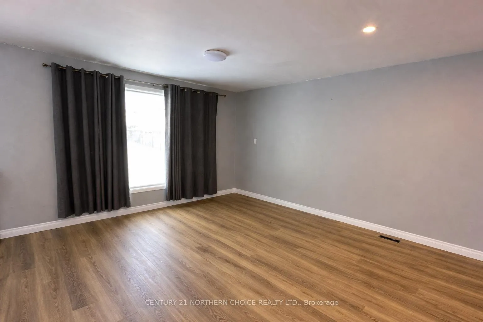 Photo 2 of 20 Poplar Avenue, Ear Falls — HOMEH