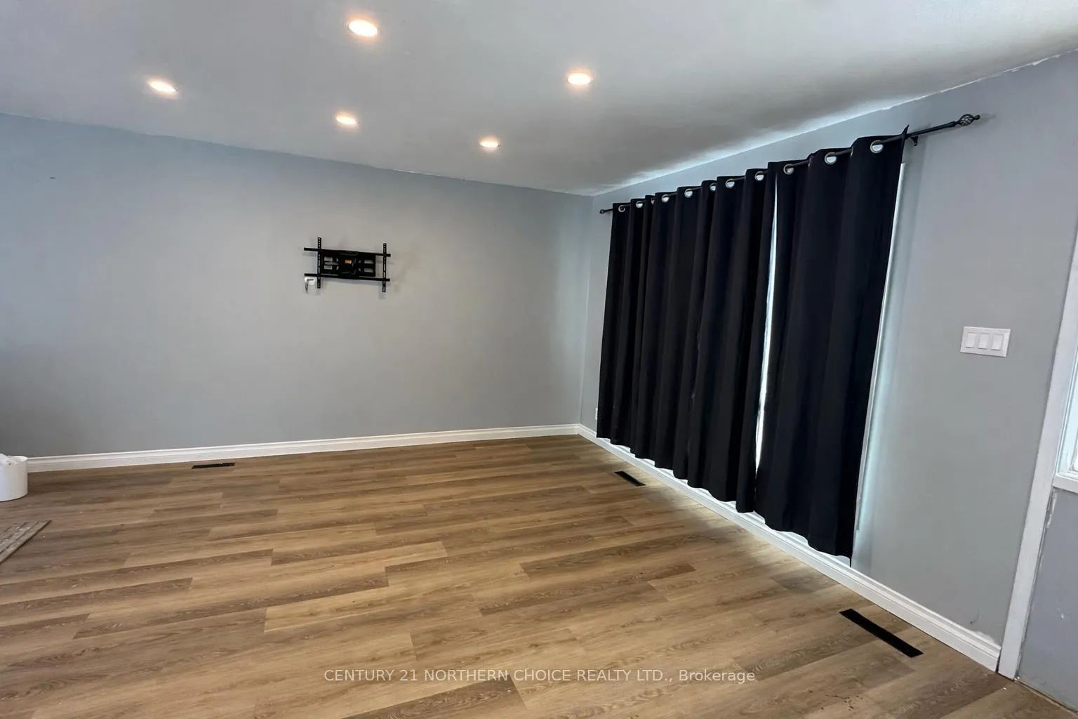 Photo 3 of 20 Poplar Avenue, Ear Falls — HOMEH