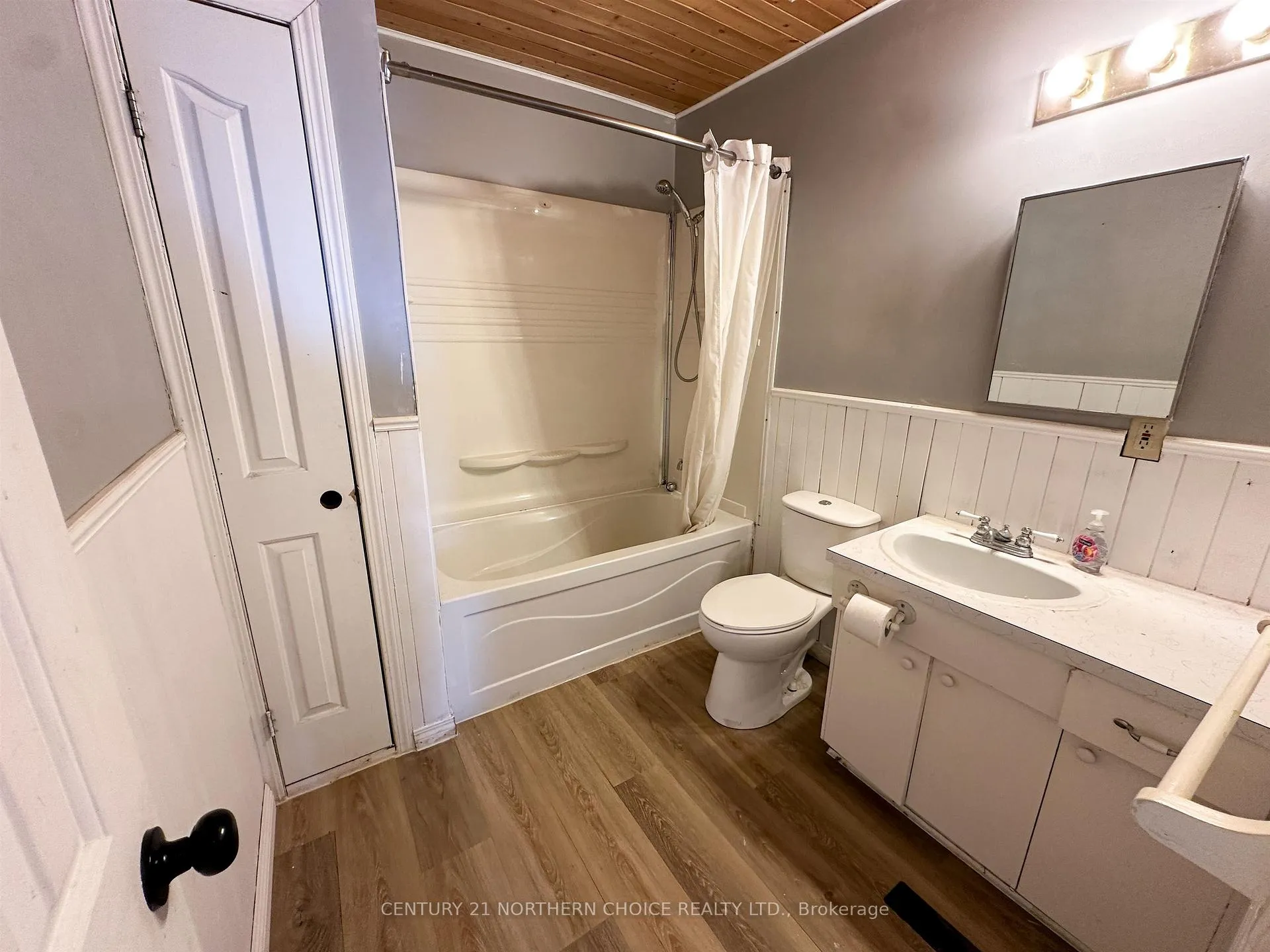 Photo 7 of 20 Poplar Avenue, Ear Falls — HOMEH