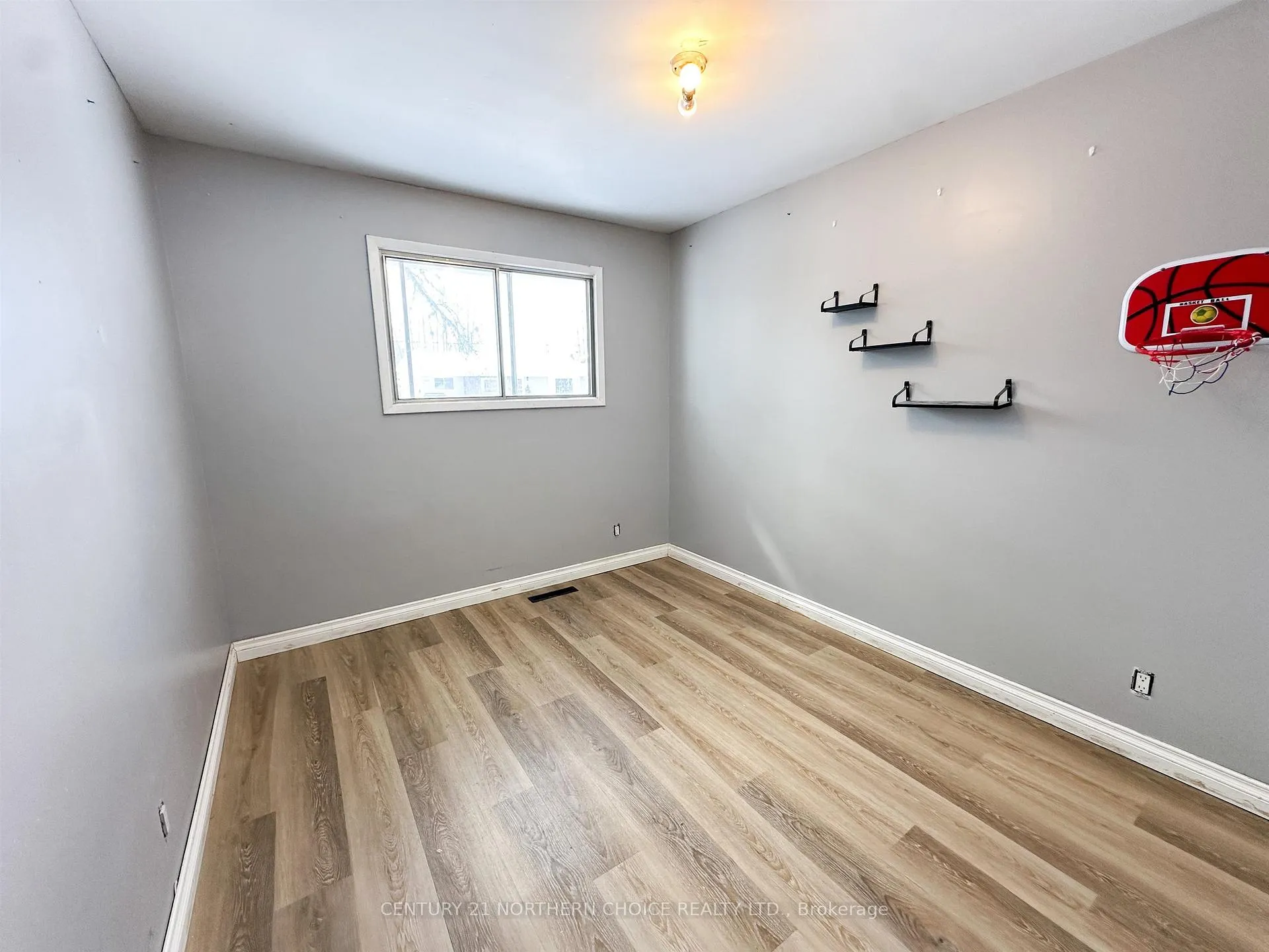 Photo 8 of 20 Poplar Avenue, Ear Falls — HOMEH