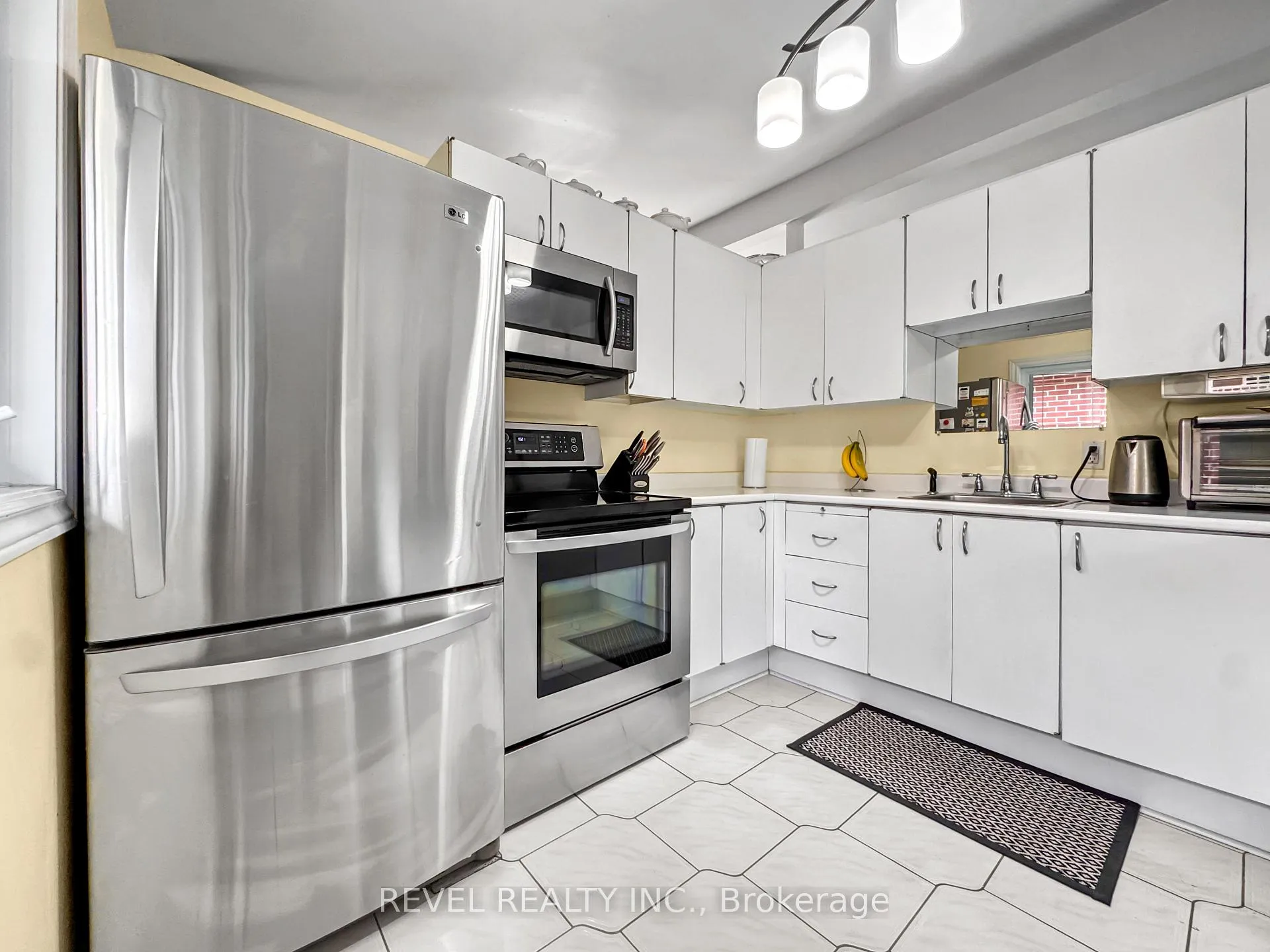 Photo 3 of 541 Murray Street, Timmins, TNE - North — HOMEH