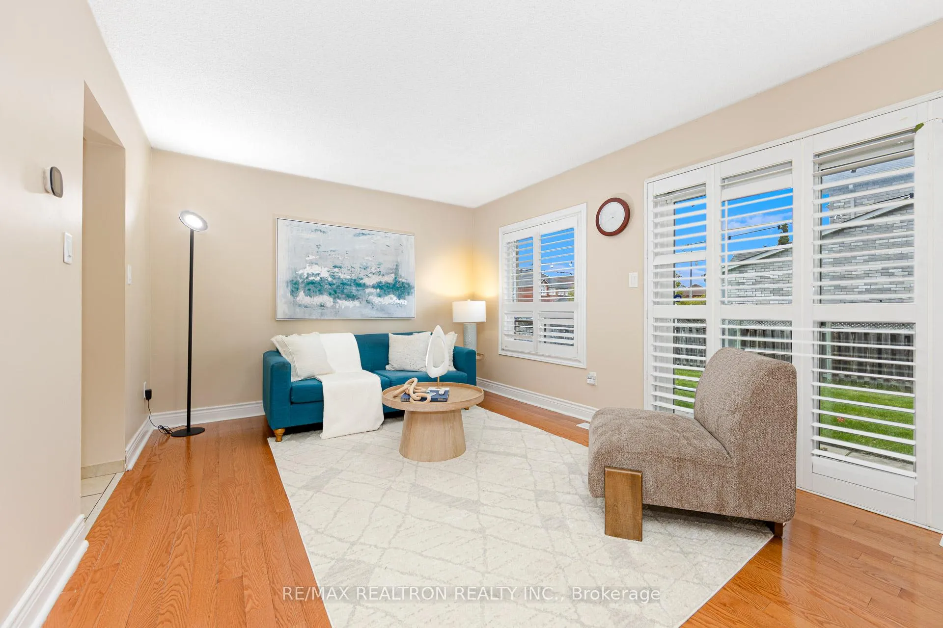 Photo 3 of 141 Laird Drive, Markham, Middlefield — HOMEH
