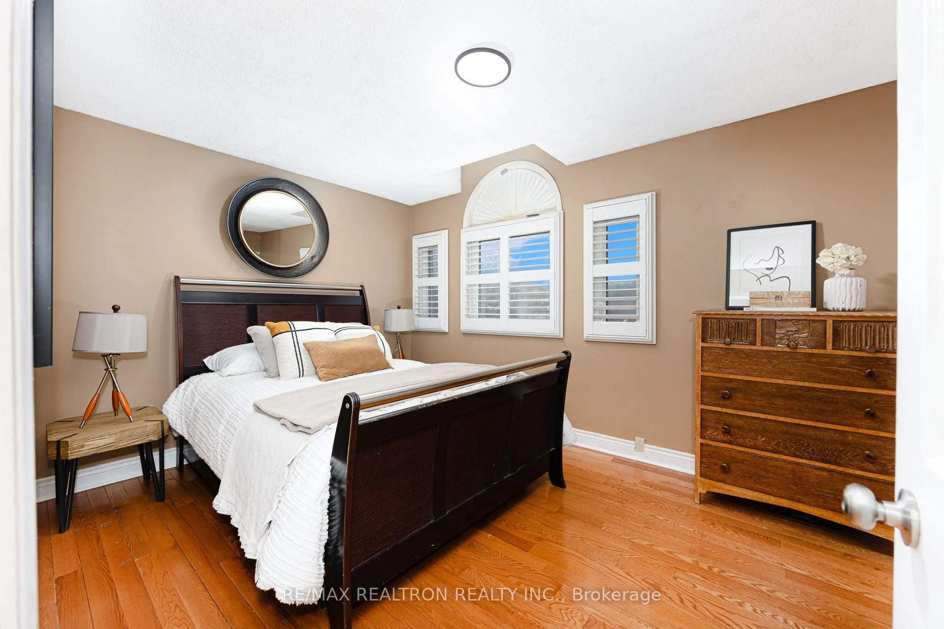 Photo 12 of 141 Laird Drive, Markham, Middlefield — HOMEH