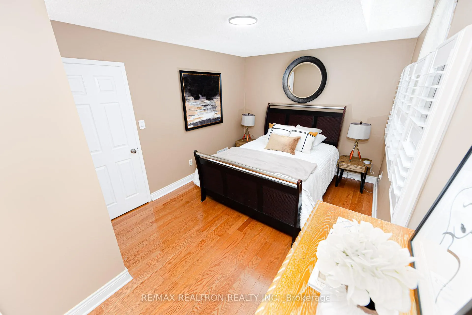 Photo 13 of 141 Laird Drive, Markham, Middlefield — HOMEH