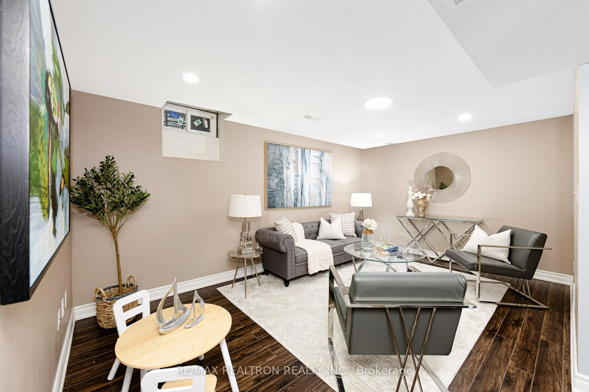 Photo 17 of 141 Laird Drive, Markham, Middlefield — HOMEH