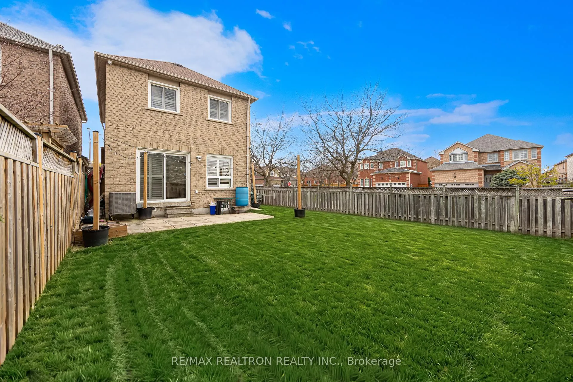 Photo 23 of 141 Laird Drive, Markham, Middlefield — HOMEH