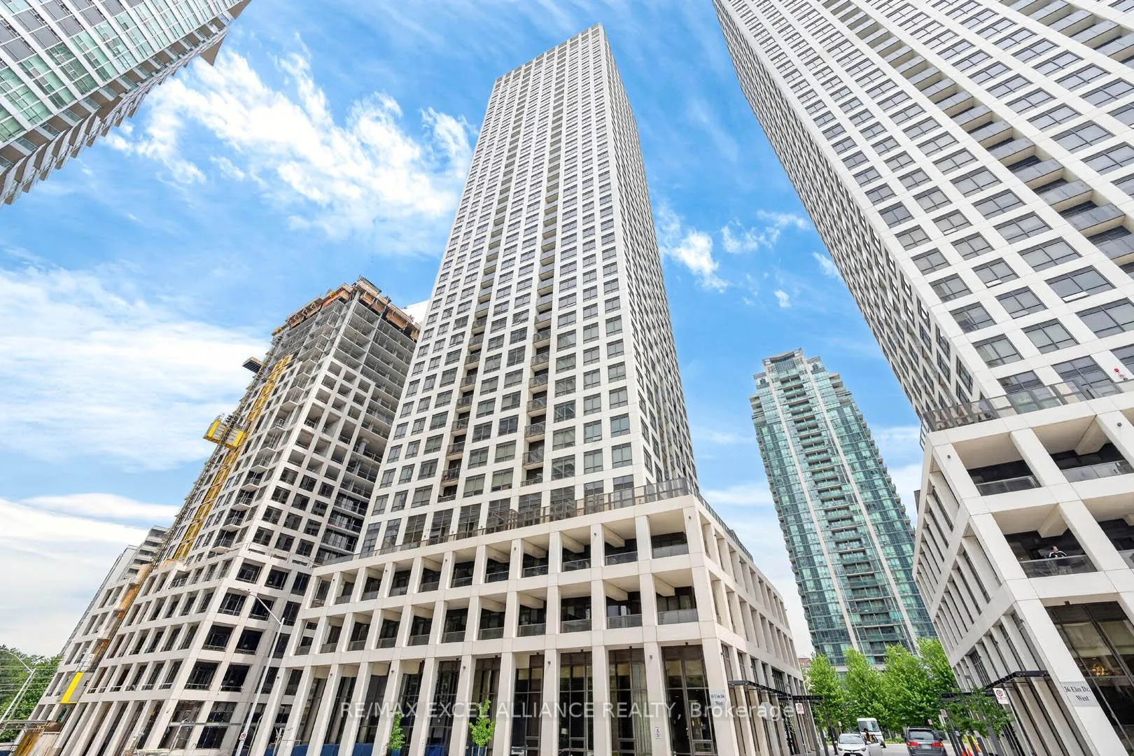 Front of Unit 1311, 30 Elm Drive W