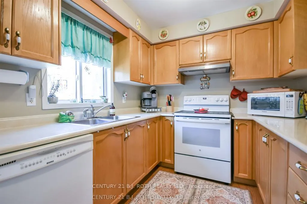 Photo 13 of 62 Loon Avenue, Barrie, Painswick South — HOMEH