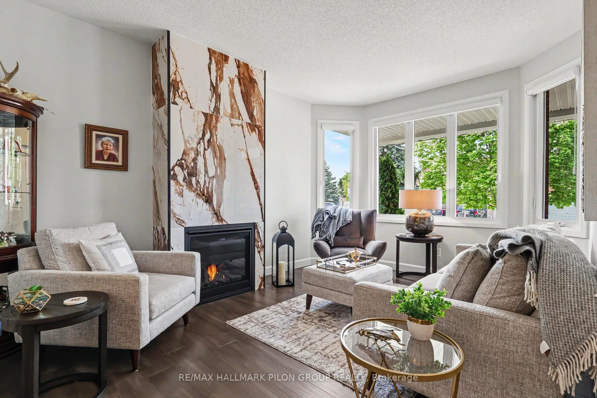 Photo 2 of 1800 Mccallum Drive, Ottawa, Fallingbrook/Gardenway South — HOMEH