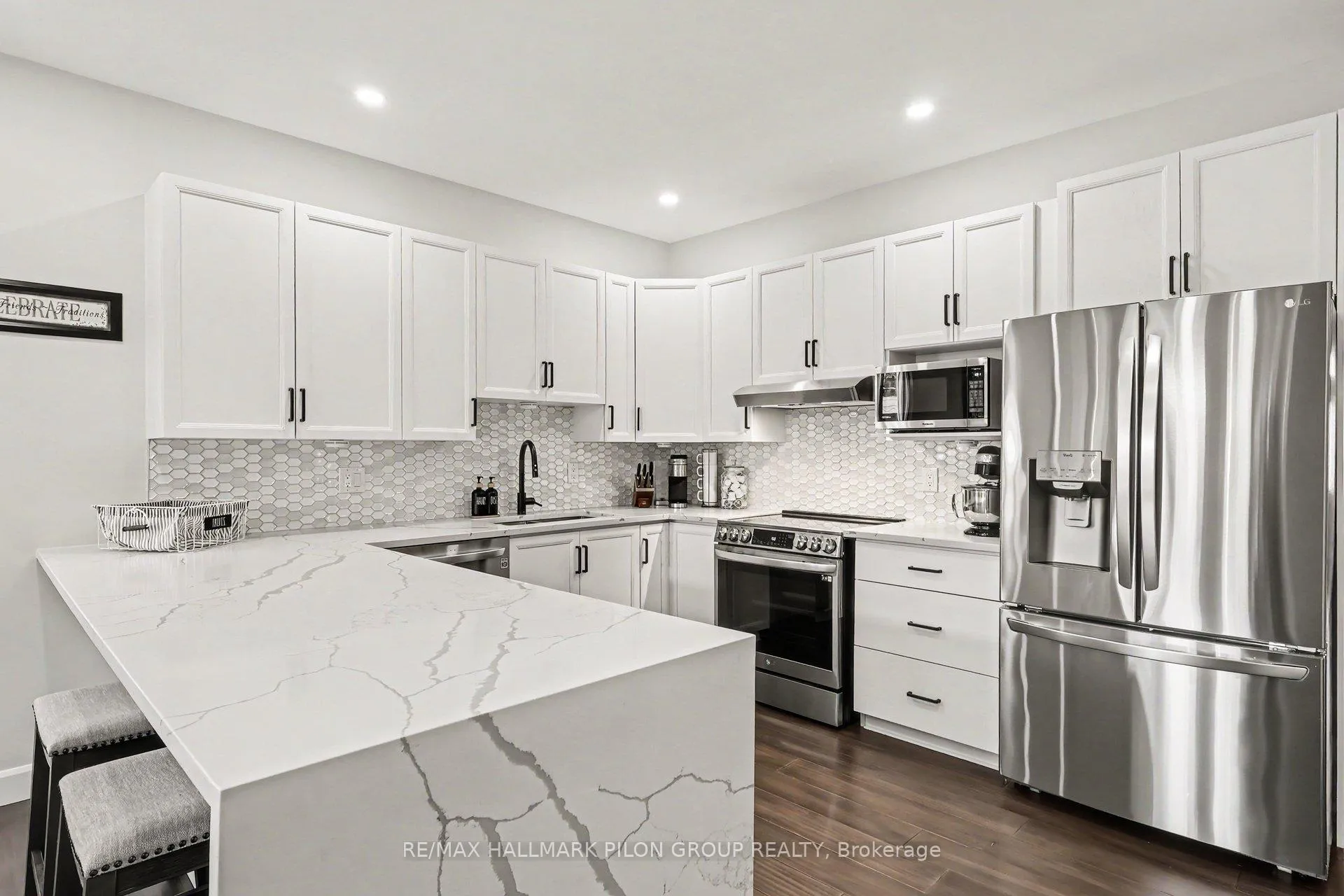Photo 5 of 1800 Mccallum Drive, Ottawa, Fallingbrook/Gardenway South — HOMEH