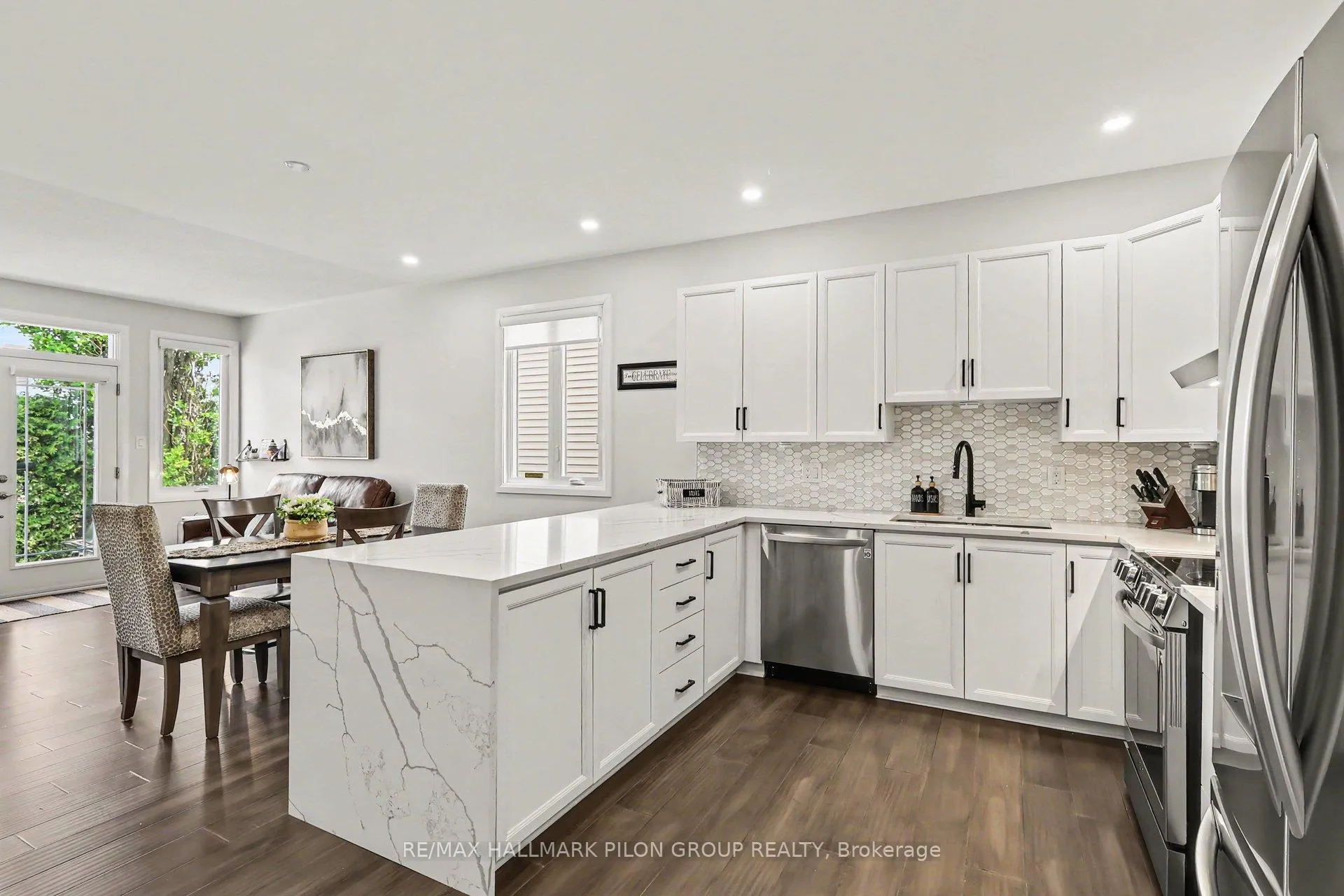 Photo 6 of 1800 Mccallum Drive, Ottawa, Fallingbrook/Gardenway South — HOMEH