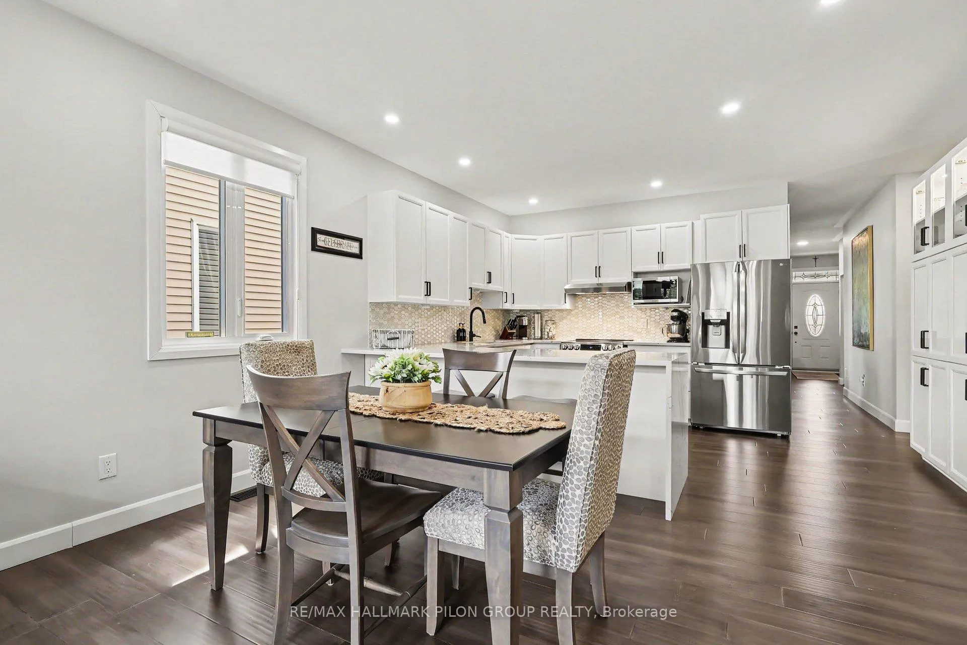 Photo 8 of 1800 Mccallum Drive, Ottawa, Fallingbrook/Gardenway South — HOMEH
