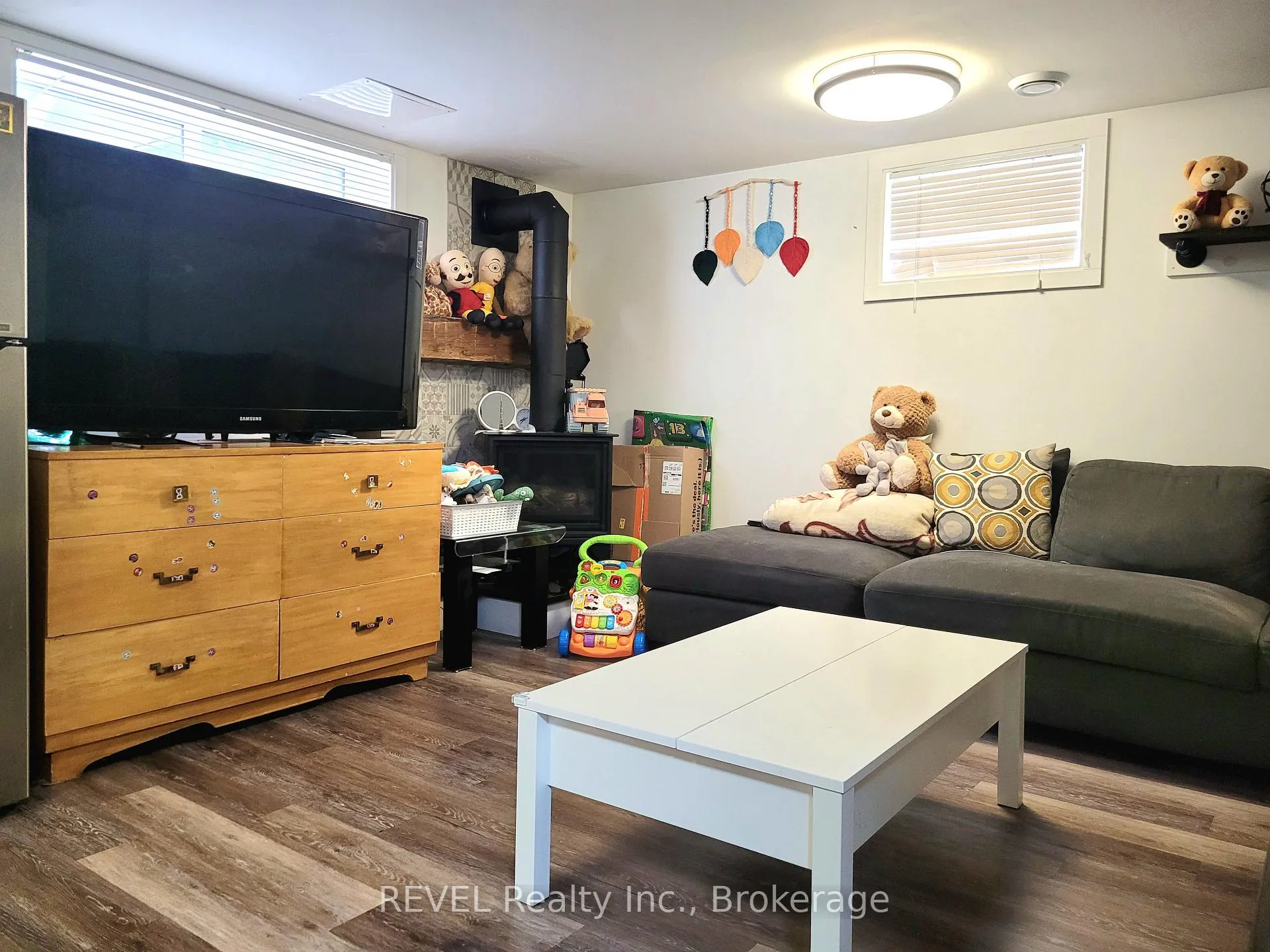 Photo 4 of 5675 Peer Street, Niagara Falls, Dorchester — HOMEH