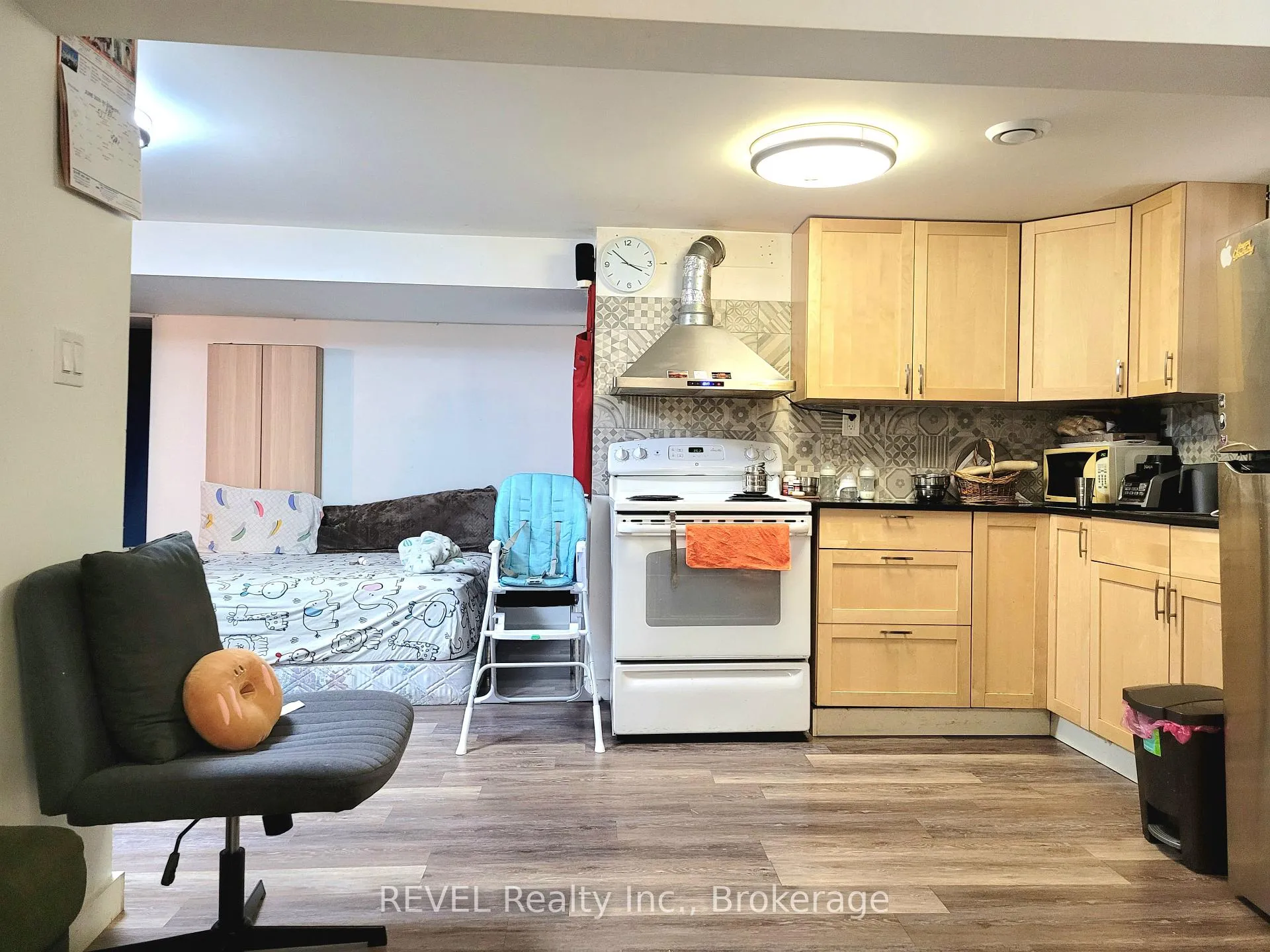 Photo 6 of 5675 Peer Street, Niagara Falls, Dorchester — HOMEH