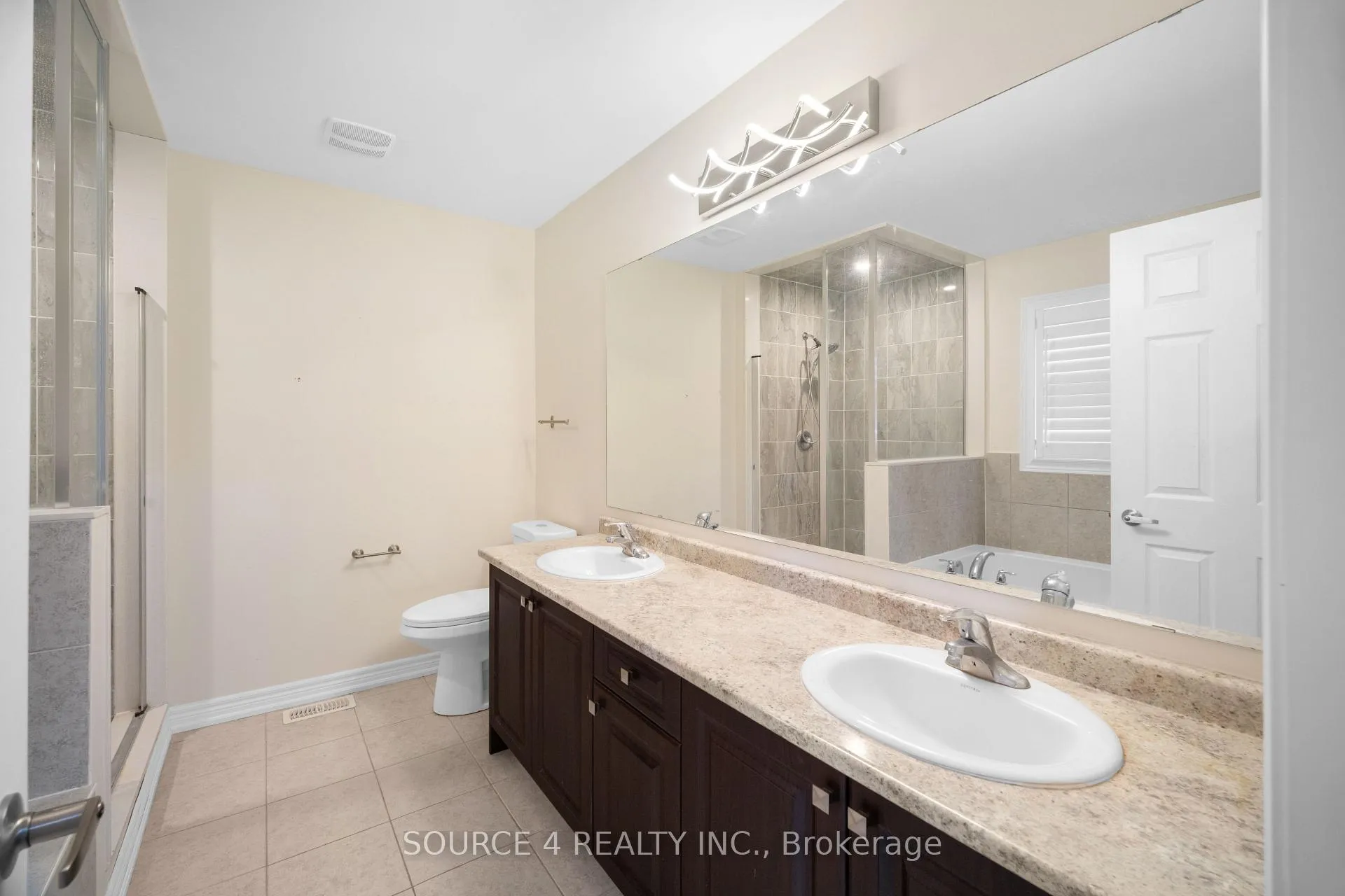 Photo 12 of 2426 Hibiscus Drive, Pickering, Rural Pickering — HOMEH