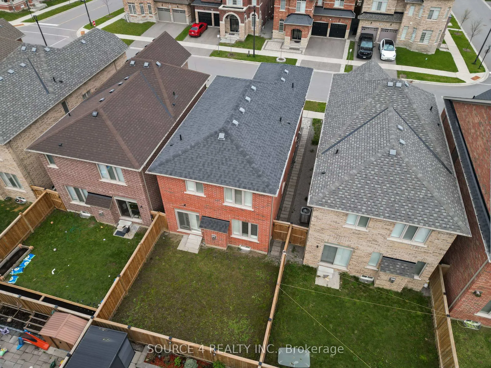 Photo 20 of 2426 Hibiscus Drive, Pickering, Rural Pickering — HOMEH