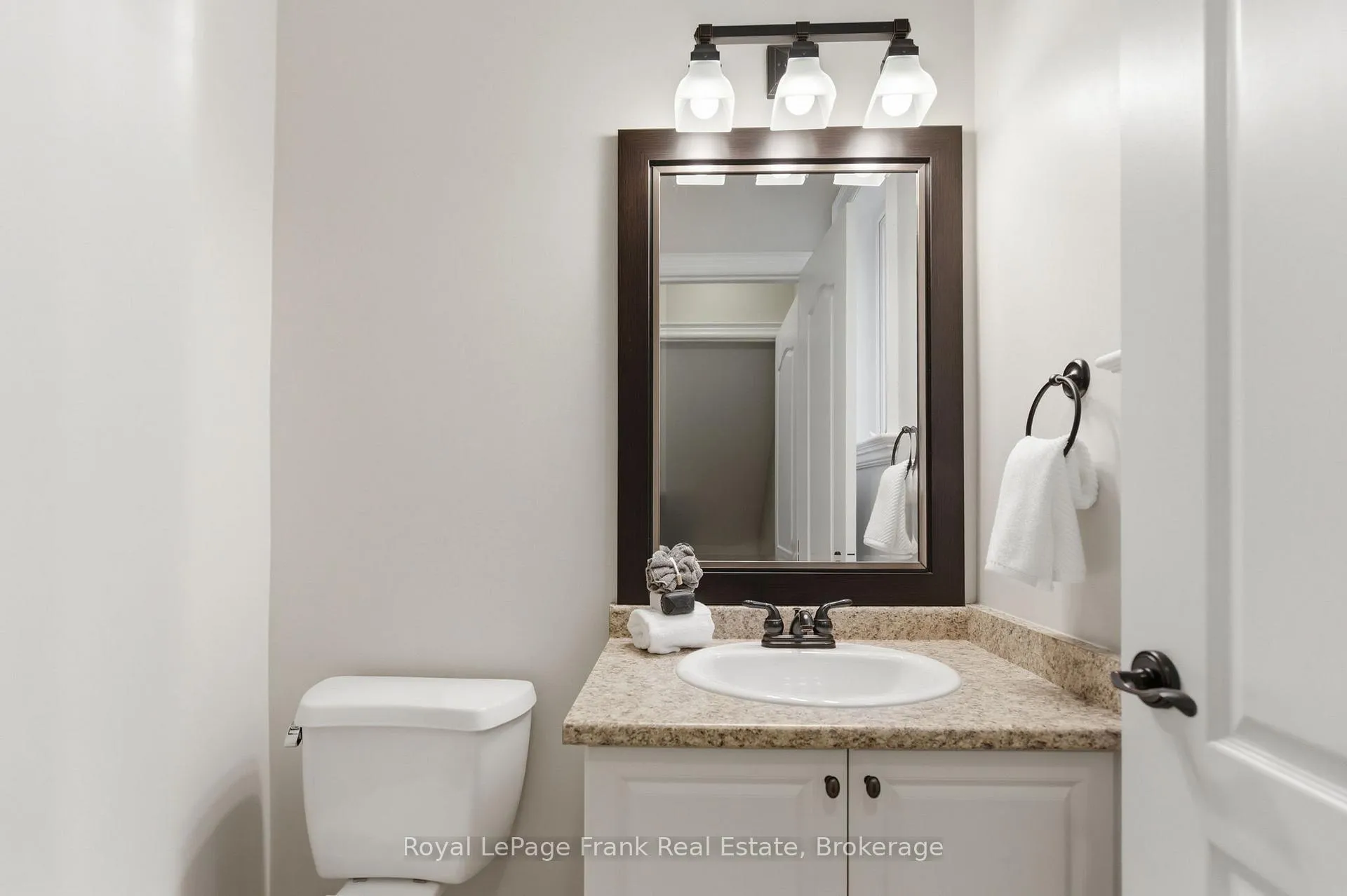 Photo 15 of 170 Harbourside Drive, Whitby, Port Whitby — HOMEH