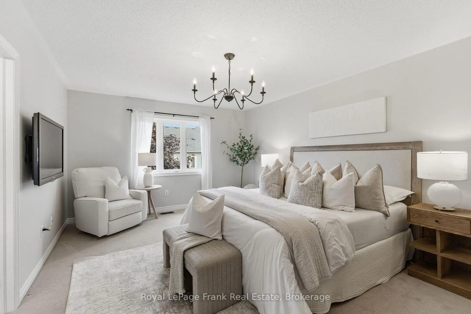 Photo 16 of 170 Harbourside Drive, Whitby, Port Whitby — HOMEH
