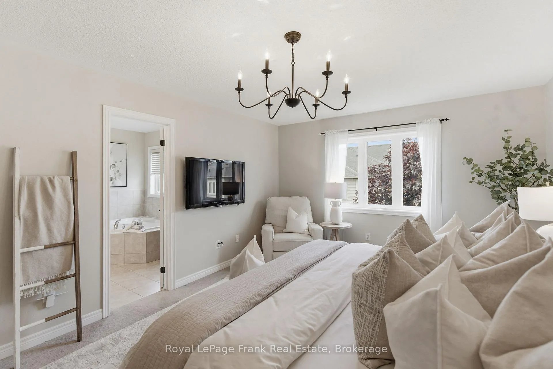 Photo 17 of 170 Harbourside Drive, Whitby, Port Whitby — HOMEH