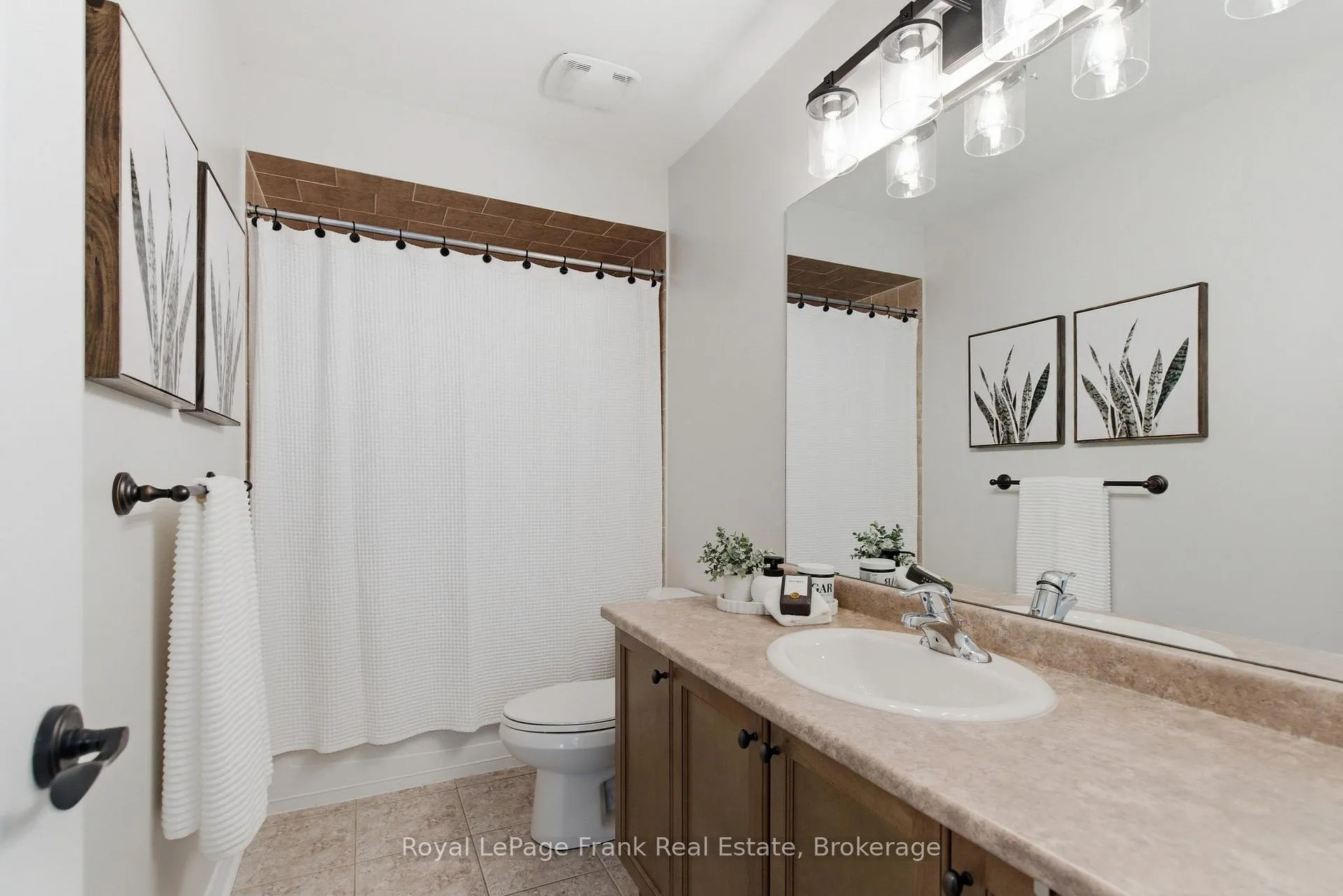 Photo 24 of 170 Harbourside Drive, Whitby, Port Whitby — HOMEH