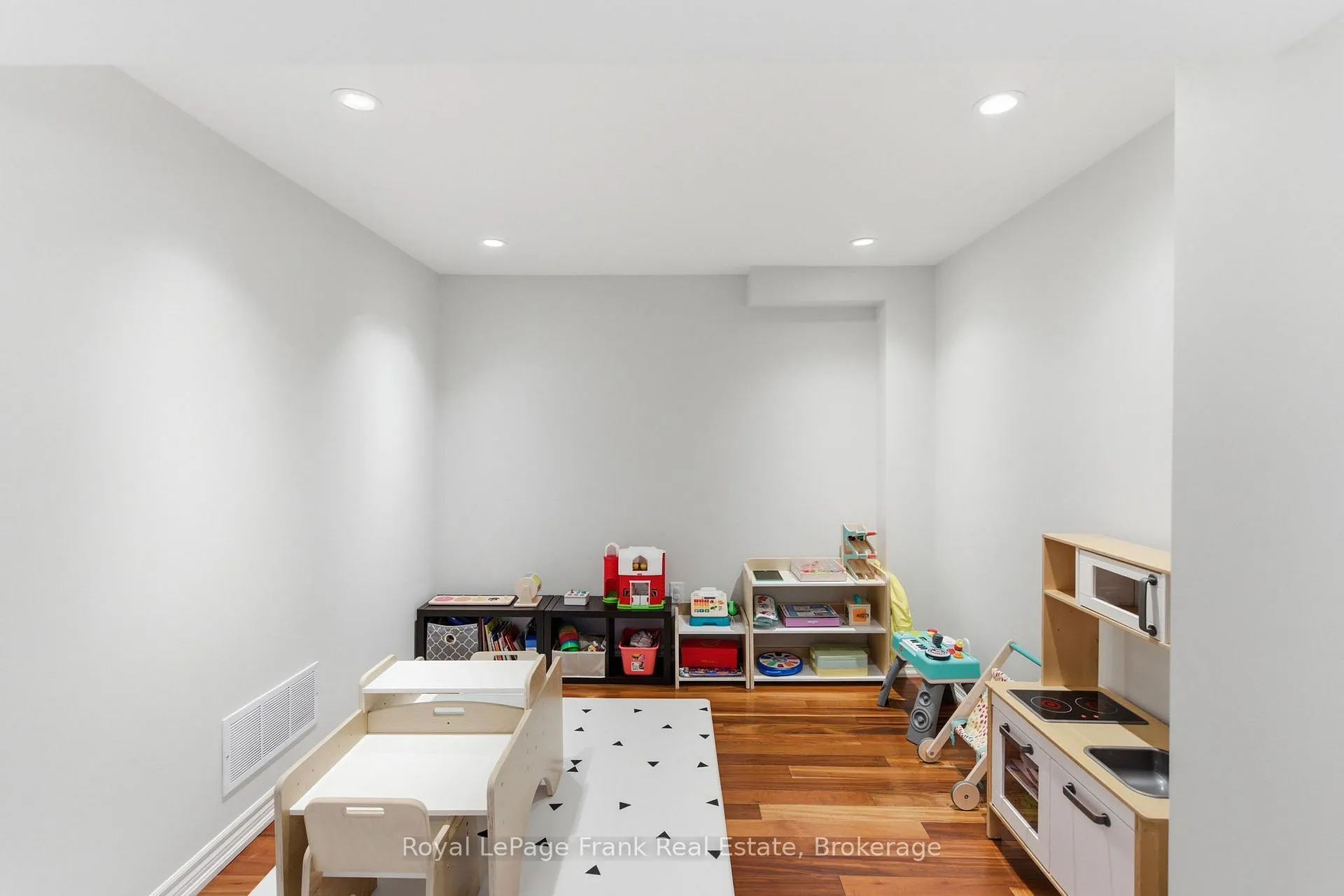 Photo 28 of 170 Harbourside Drive, Whitby, Port Whitby — HOMEH