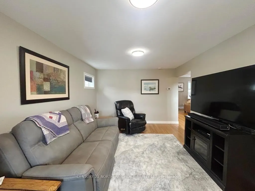 Photo 9 of 1115 River Road West, Fort Frances — HOMEH
