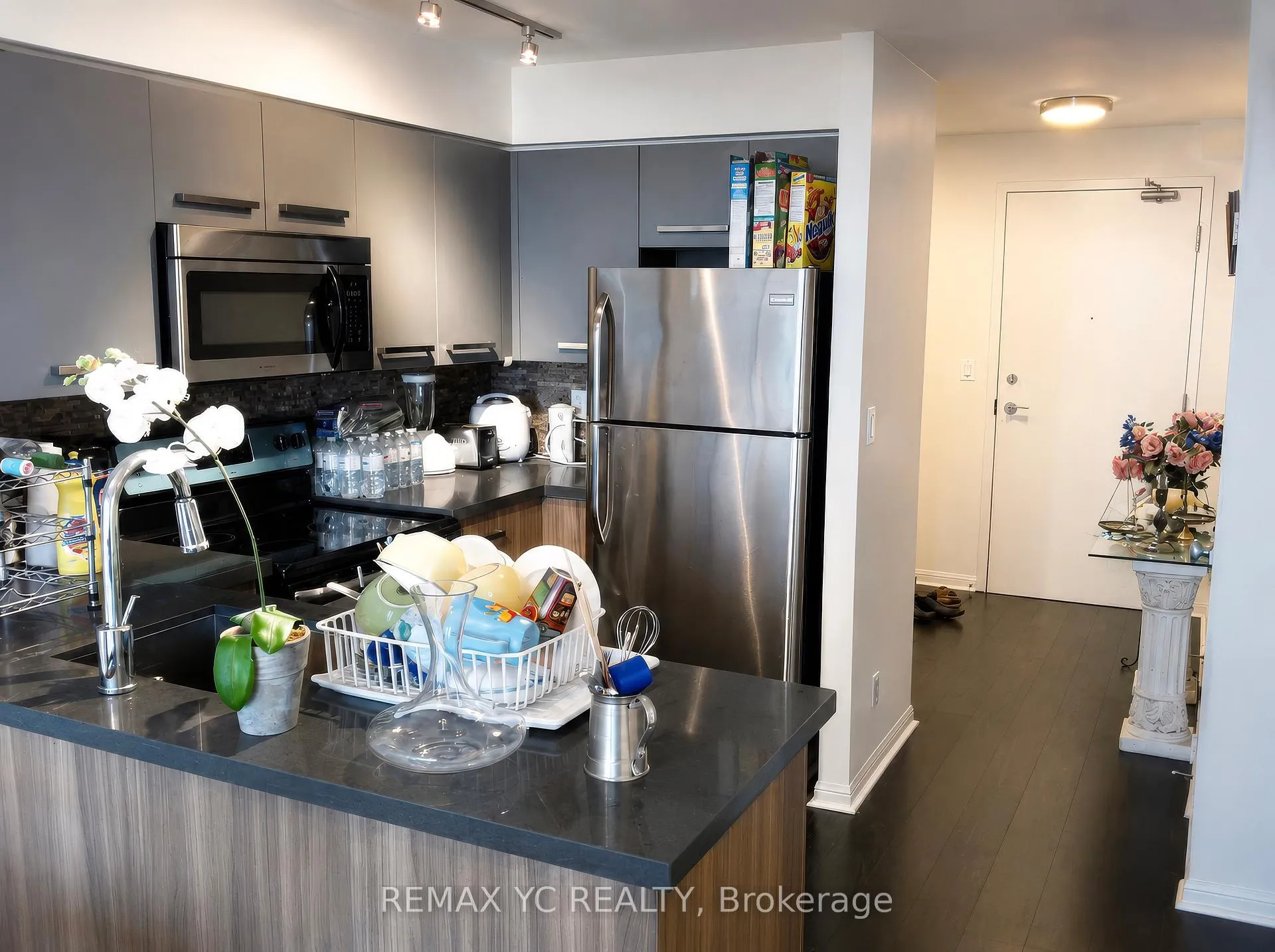 Photo 4 of Unit 501, 11 St Joseph Street, Toronto, Bay Street Corridor — HOMEH