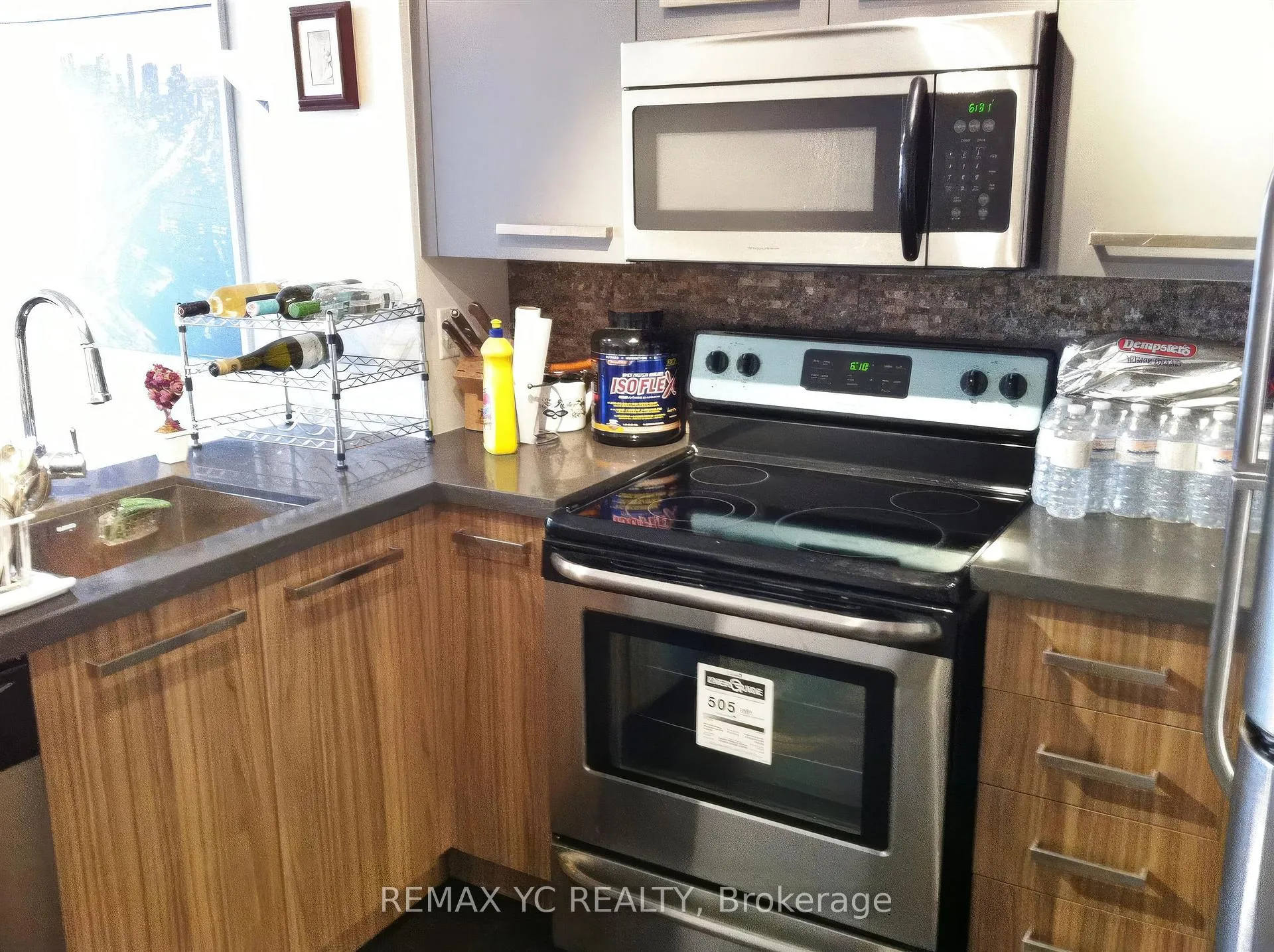 Photo 5 of Unit 501, 11 St Joseph Street, Toronto, Bay Street Corridor — HOMEH