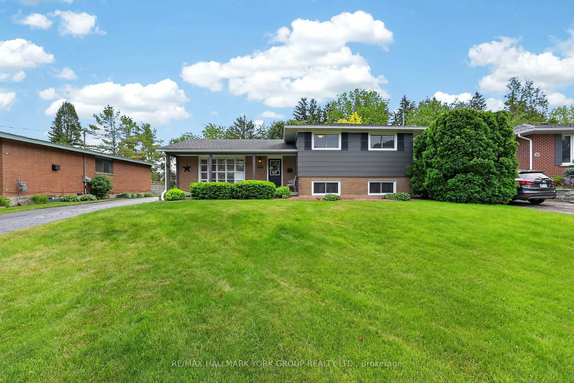 Photo 5 of 49 Orma Drive, Orillia — HOMEH