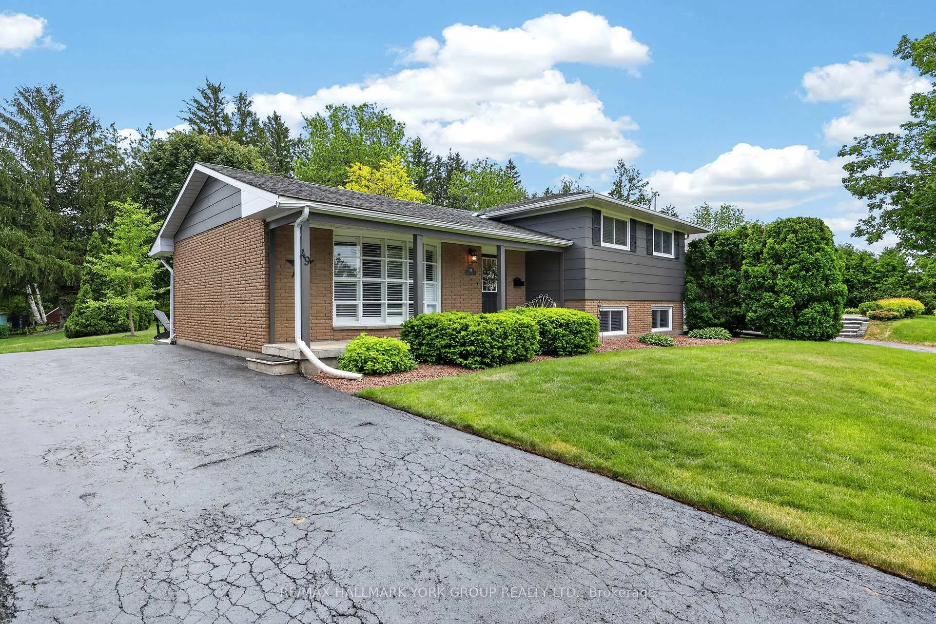 Photo 6 of 49 Orma Drive, Orillia — HOMEH