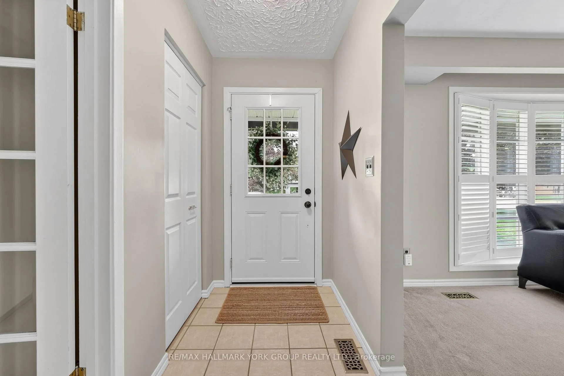 Photo 10 of 49 Orma Drive, Orillia — HOMEH